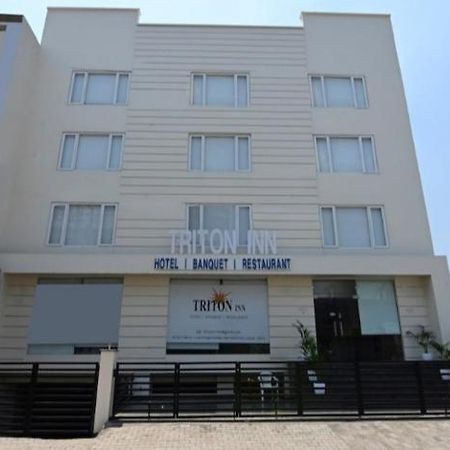 Triton Inn Lucknow Dış mekan fotoğraf